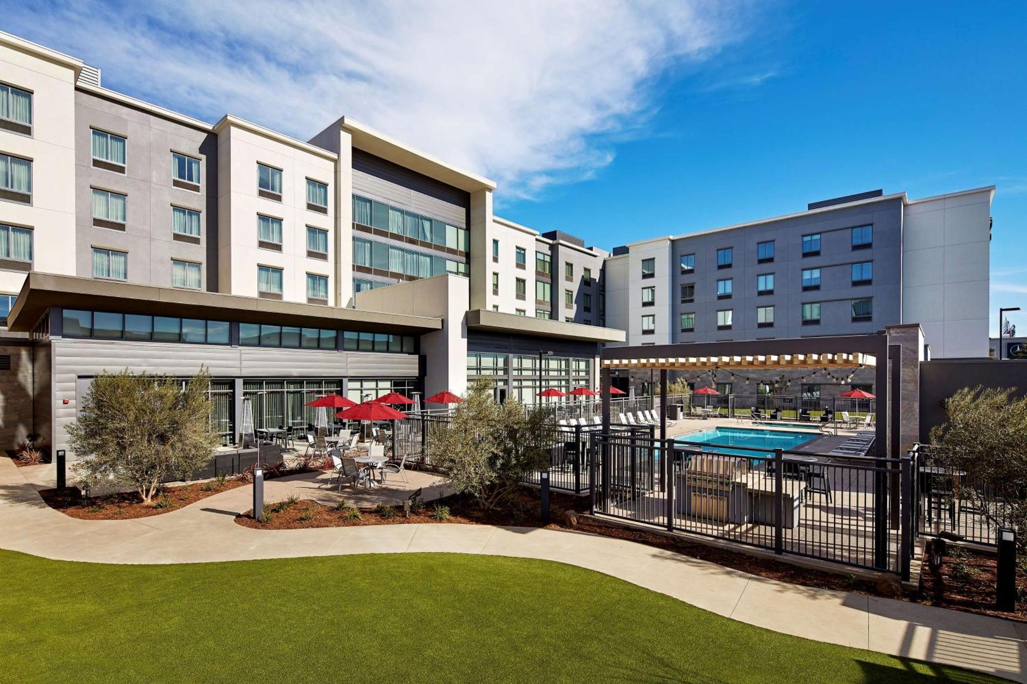 Hampton Inn Long Beach Airport, Ca Bagian luar foto