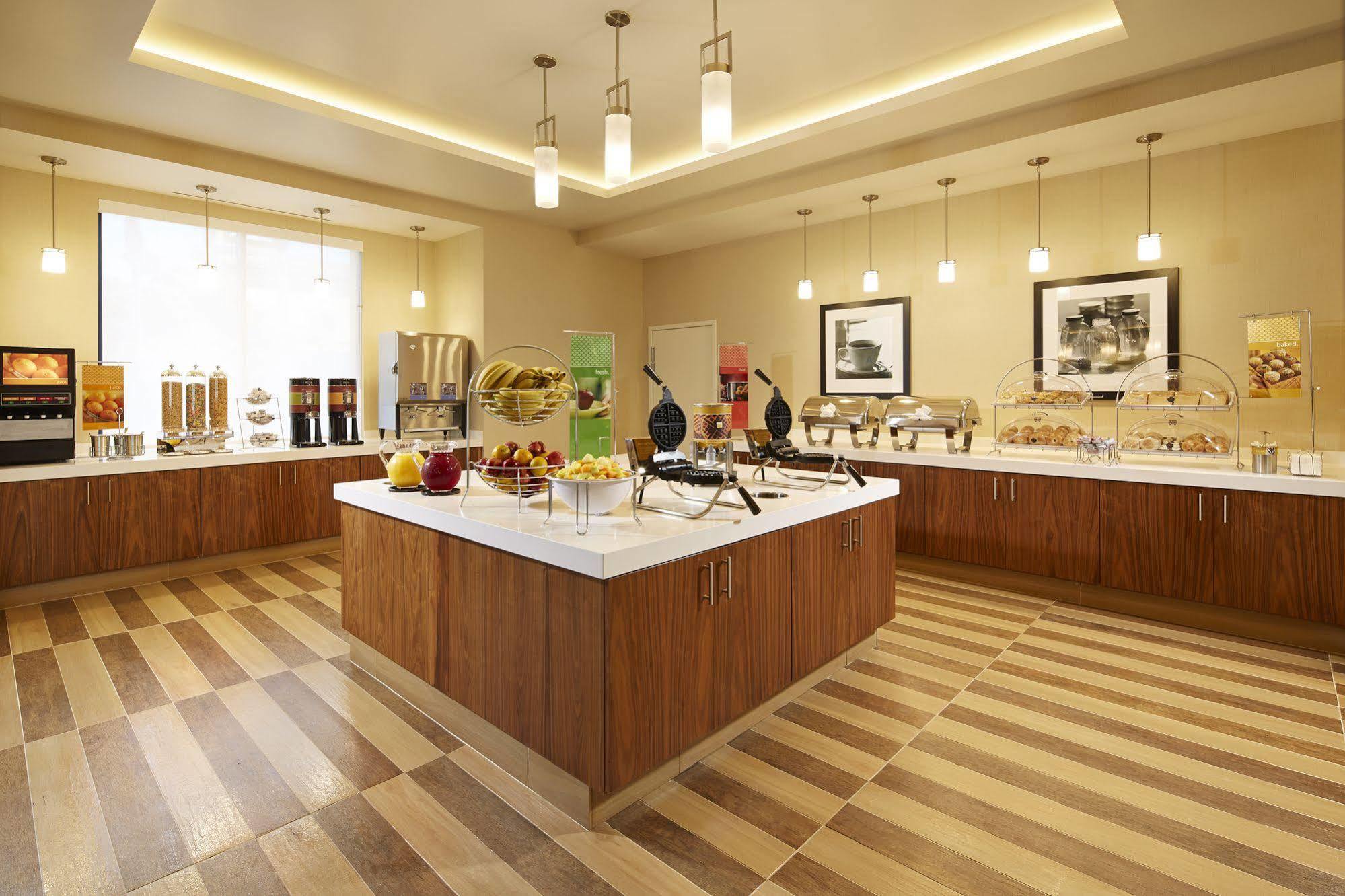 Hampton Inn Long Beach Airport, Ca Bagian luar foto